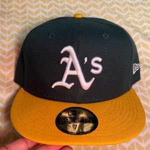 MLB FITTED CAP
